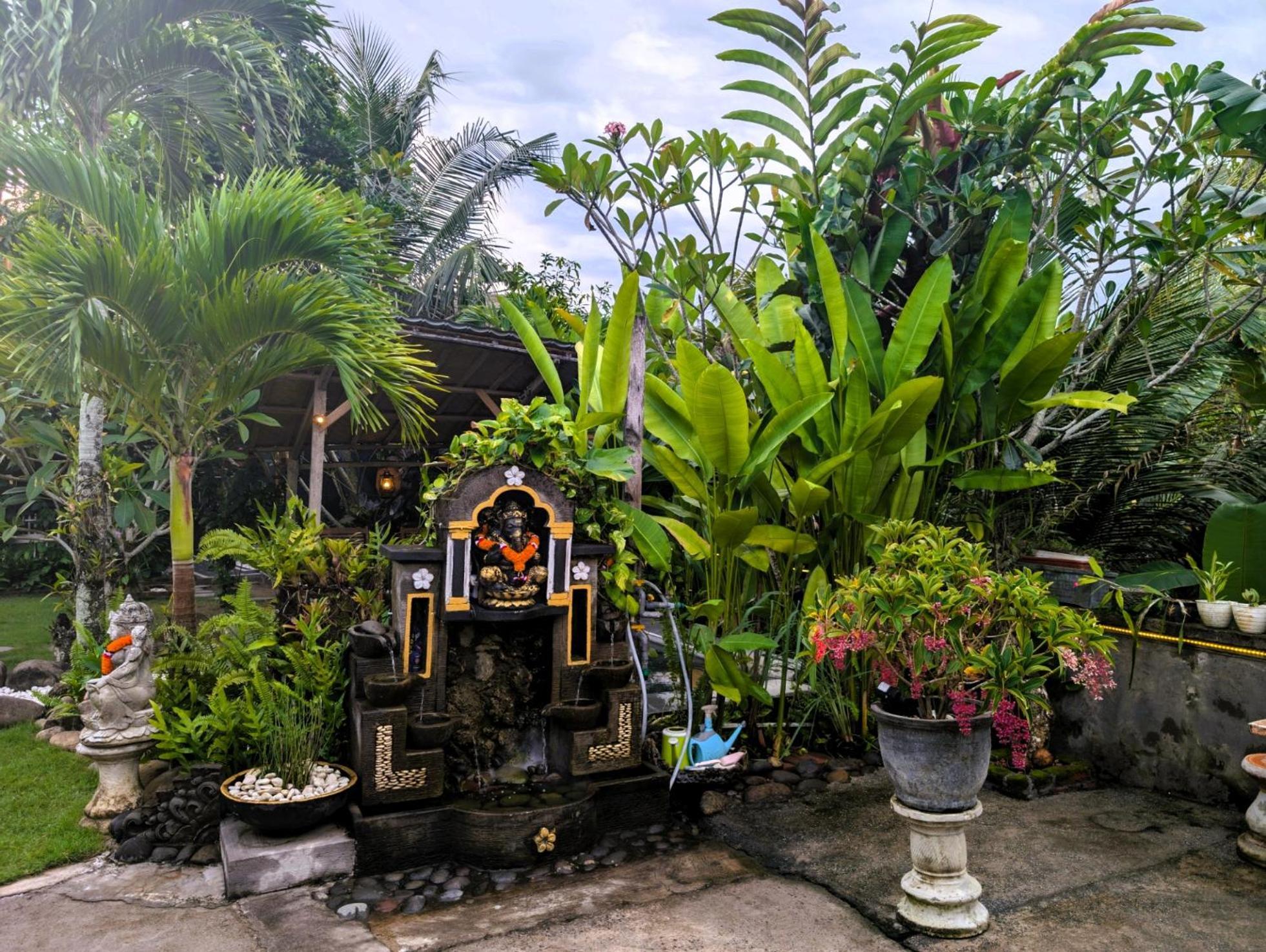 Ayumar Homestay Medewi Pulukan Extérieur photo