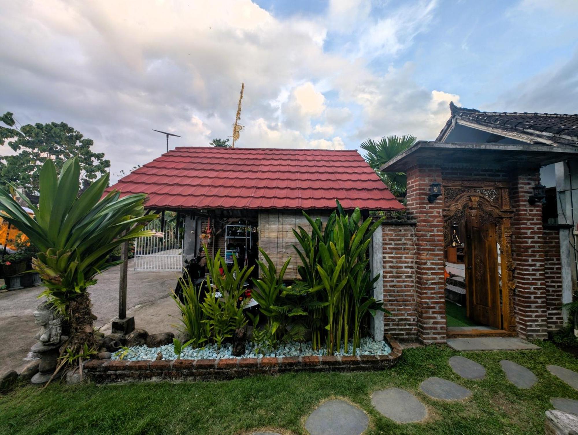 Ayumar Homestay Medewi Pulukan Extérieur photo