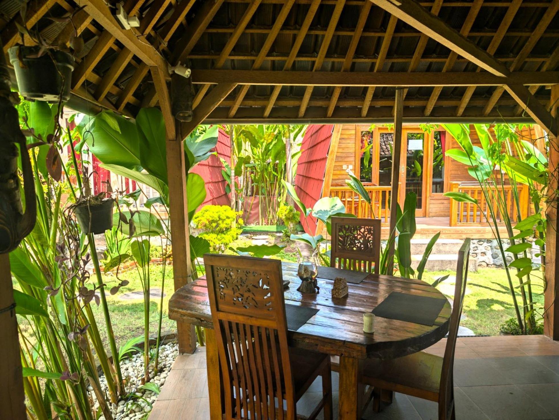 Ayumar Homestay Medewi Pulukan Extérieur photo