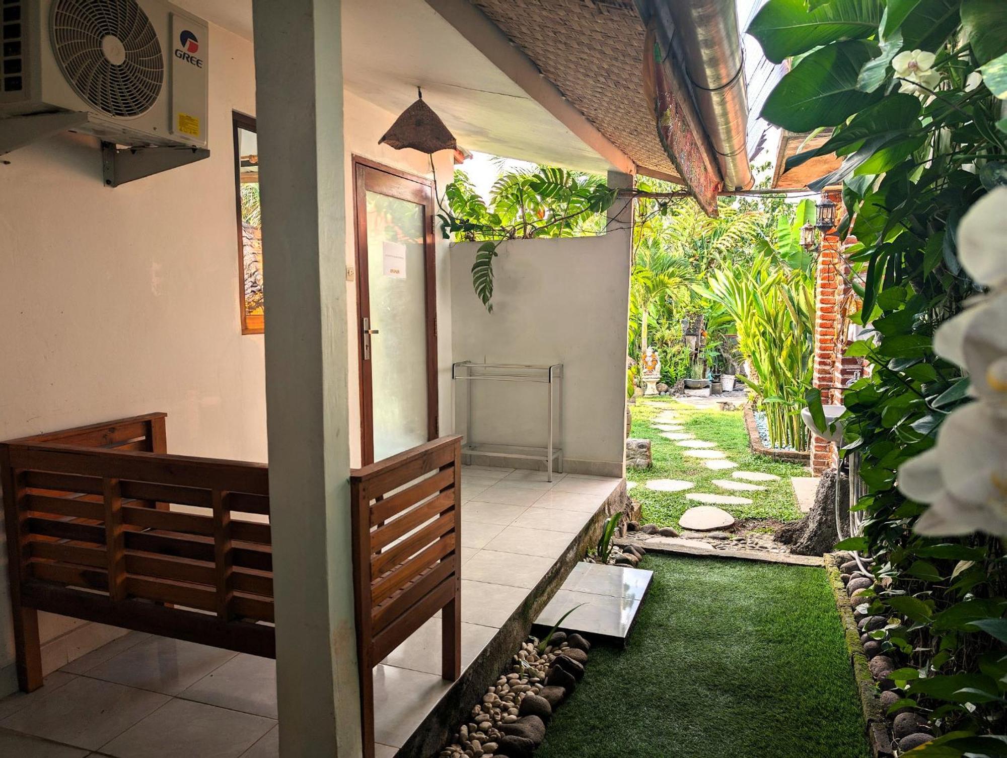 Ayumar Homestay Medewi Pulukan Chambre photo